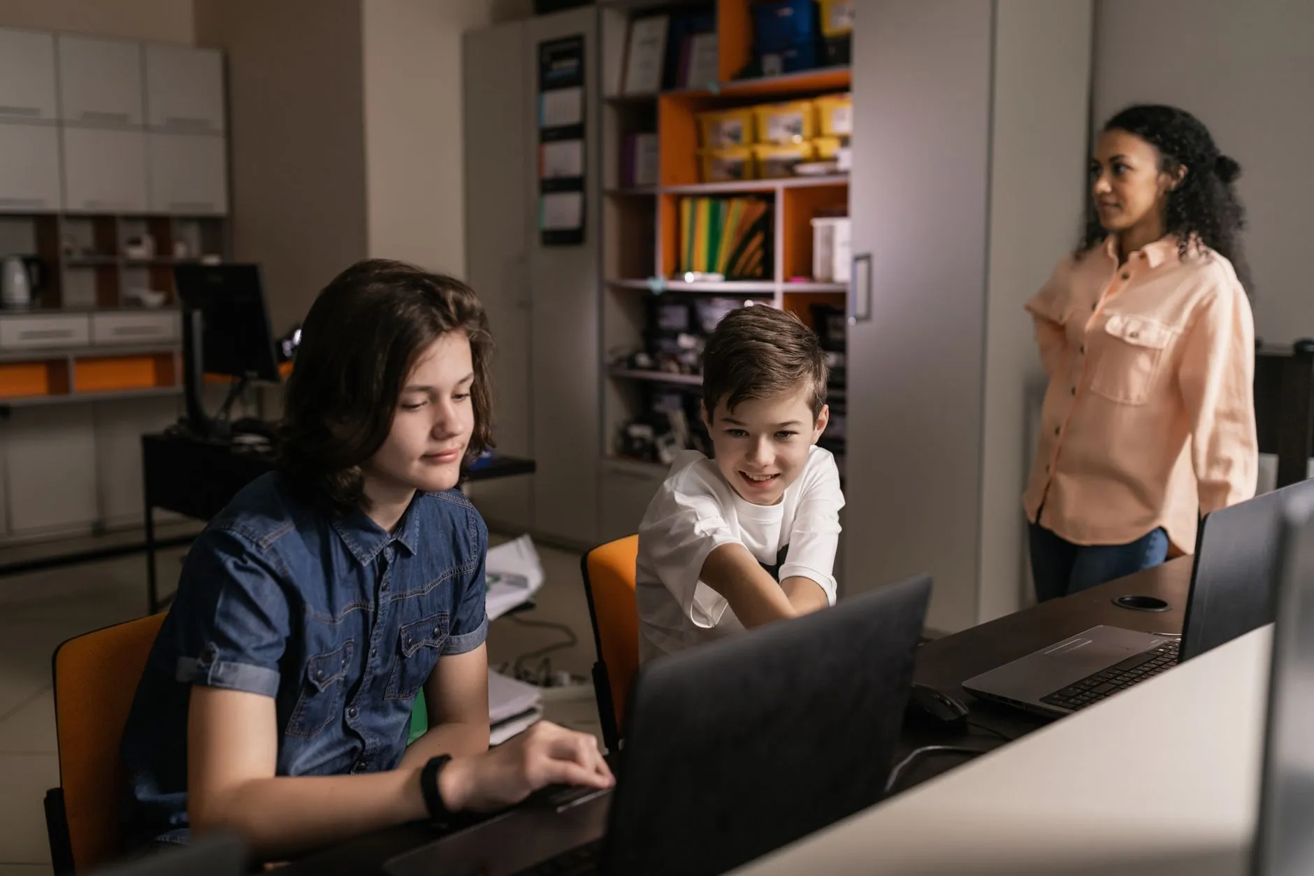 四川毅波德鑫科技系统集成服务能力与典型应用场景分析